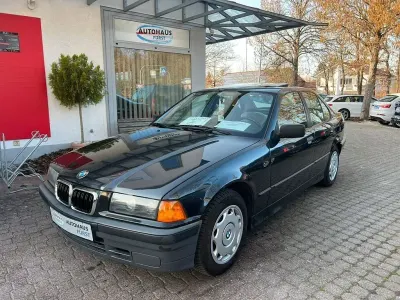 Gebraucht BMW 318 113 PS (83 kW) 1992 Schwarz Limousine