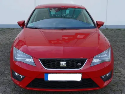 Używany Seat Leon FR 122 KM (89 kW) 2014 Czerwony Coupe