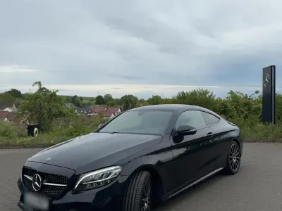 Gebraucht Mercedes C200 AMG line Plus 184 PS (135 kW) 2019 Schwarz Coupé