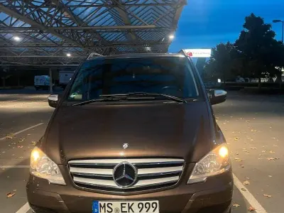 Gebraucht Mercedes Viano 163 PS (119 kW) 2012 Braun Van / Kleinbus