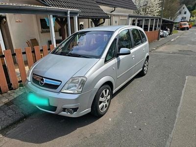 Begagnad Opel Meriva 106 HK (77 kW) 2006 Silver Minibuss