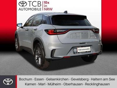 Gebraucht Lexus LBX 136 PS (100 kW) 2024 Cement grey SUV