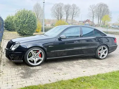 Gebraucht Mercedes E63 AMG Avantgarde 514 PS (378 kW) 2009 Schwarz Limousine