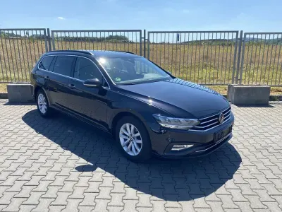 Gebraucht VW Passat Business 150 PS (110 kW) 2024 Deep black perleffekt Kombi