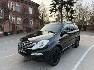 Usata SsangYong Rexton Sapphire 155 CV (114 kW) 2015 Nero SUV