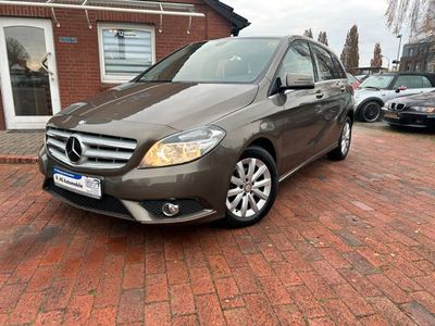 gebraucht Mercedes 180 CDI NAVI/ABSTANDWARNER/AUTOMATIK/SCHEKHEFT