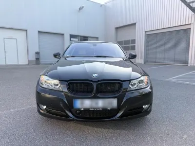 Gebraucht BMW 325 218 PS (160 kW) 2010 Schwarz Limousine