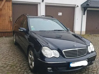 Używany Mercedes C220 150 KM (110 kW) 2007 Czarny Kombi