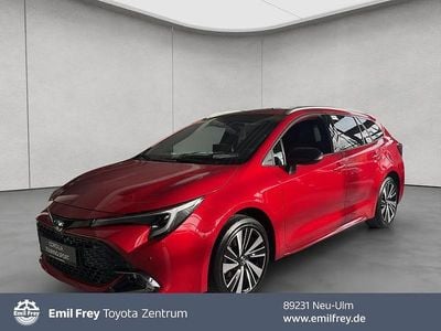 Neu Toyota Corolla 178 PS (130 kW) 2025 Karminarot metallic Kombi