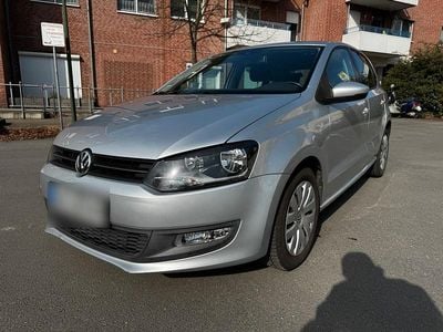 Usado VW Polo 60 HP (44 kW) 2010 Prateado Citadino