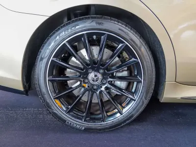 Gebraucht Mercedes S580 AMG line 503 PS (369 kW) 2024 Manufaktur kalaharigold Limousine