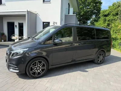 Gebraucht Mercedes V300 Avantgarde Edition 237 PS (174 kW) 2022 Grau Van / Kleinbus