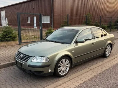 Gebraucht VW Passat 101 PS (74 kW) 2003 Grün Limousine