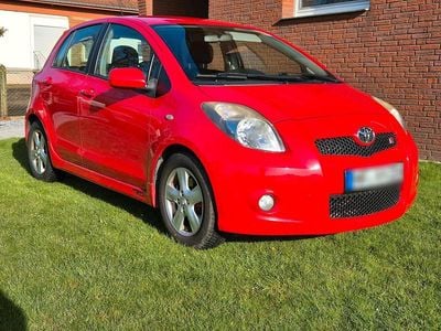 Gebraucht Toyota Yaris 133 PS (97 kW) 2007 Rot Kleinwagen