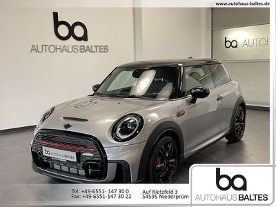 Melting silver iii (metallic) Gebraucht 2024 Mini John Cooper Works Kleinwagen | 37.849 € (Etwas zu teuer)