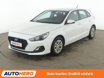 Weiß Gebraucht 2018 Hyundai i30 Pure Limousine | 11.300 € (Fairer Preis)