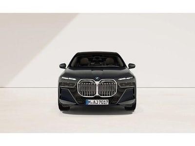 Dravitgrau metallic Neu 2026 BMW 740 M Sport Limousine | 138.440 € (Etwas zu teuer)