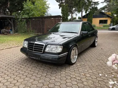Gebraucht Mercedes E320 220 PS (161 kW) 1993 Schwarz Limousine