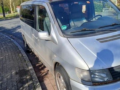 Usata Mercedes V220 122 CV (89 kW) 2003 Argento Monovolume