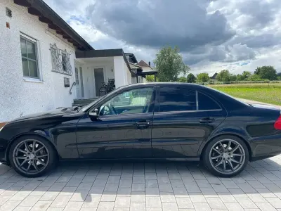 Gebraucht Mercedes E350 Avantgarde 272 PS (200 kW) 2006 Schwarz Limousine