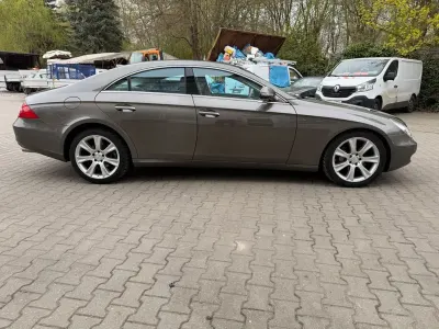 Gebraucht Mercedes CLS320 224 PS (164 kW) 2007 Grau Coupé
