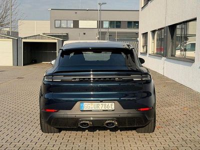 Blau Gebraucht 2024 Porsche Cayenne Turbo E-Hybrid SUV | 172.000 € (Fairer Preis)