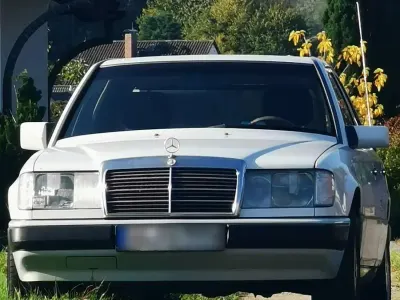 Gebraucht Mercedes 200 75 PS (55 kW) 1991 Weiß Limousine