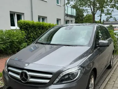 Gebraucht Mercedes B200 156 PS (114 kW) 2012 Grau Kleinwagen