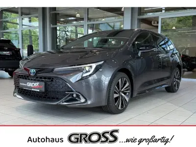 Neu Toyota Corolla 179 PS (131 kW) 2026 Grau Kombi