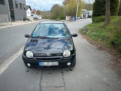 Second-hand Renault Twingo 58 CP (42 kW) 2004 Negru Hatchback