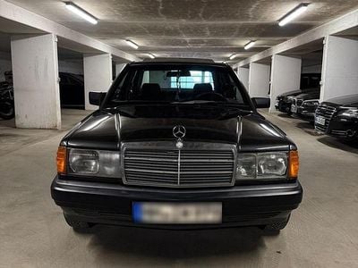 Usata Mercedes 190 122 CV (89 kW) 1990 Nero Berlina