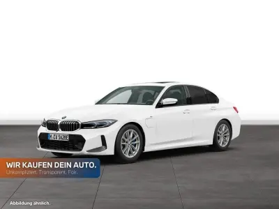 Używany BMW 330e Comfort Edition 292 KM (214 kW) 2025 Biały Sedan/Limuzyna