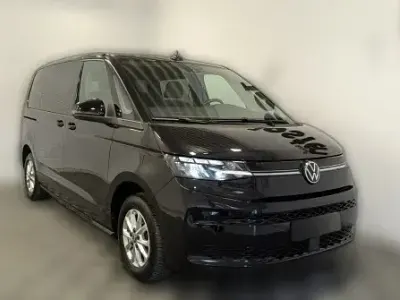 Gebraucht VW Multivan Life 136 PS (100 kW) 2024 Schwarz metallic Van / Kleinbus