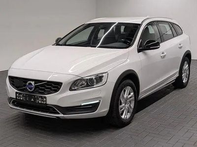 Usata Volvo V60 CC 150 CV (110 kW) 2016 Bianco Station wagon
