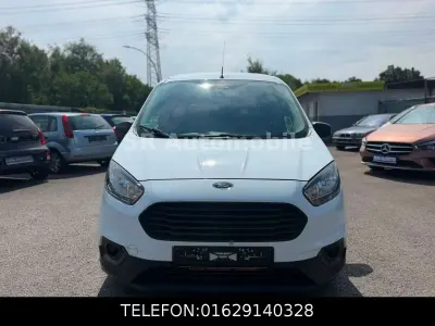 Gebraucht Ford Courier Basis 75 PS (55 kW) 2021 Frozen white Van / Kleinbus