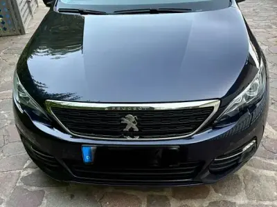 Gebraucht Peugeot 308 Allure 131 PS (96 kW) 2020 Blau Kombi