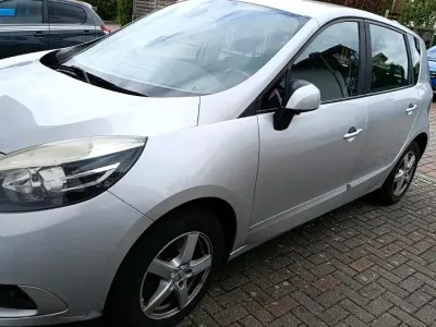 Gebraucht Renault Scénic III 132 PS (97 kW) 2013 Silber Van / Kleinbus