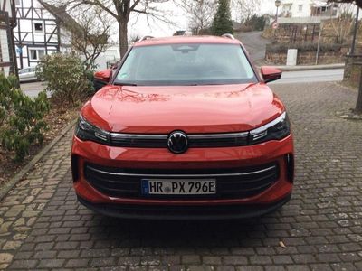 Gebraucht VW Tiguan Life 150 PS (110 kW) 2024 Orange SUV