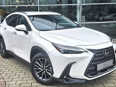 Titaniumweiß metallic Neu 2025 Lexus NX350h E-FOUR Executive Line SUV | 56.800 € (Superpreis)