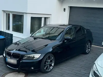 Gebraucht BMW 325 Basis 218 PS (160 kW) 2009 Limousine
