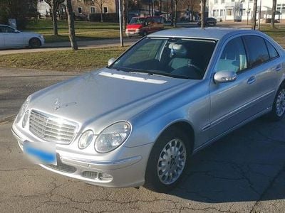 Gebraucht Mercedes E200 163 PS (119 kW) 2005 Silber Limousine
