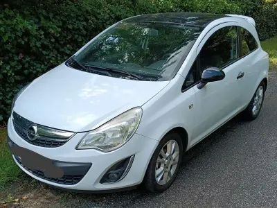 Gebraucht Opel Corsa 101 PS (74 kW) 2013 Weiß Kleinwagen