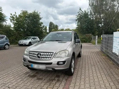 Gebraucht Mercedes ML500 306 PS (225 kW) 2007 Silber SUV