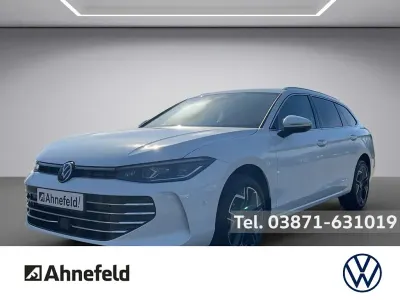 Gebraucht VW Passat Elegance 150 PS (110 kW) 2024 Pure white Kombi