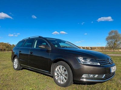 Braun Gebraucht 2013 VW Passat Comfortline Kombi | 10.900 € (Fairer Preis)