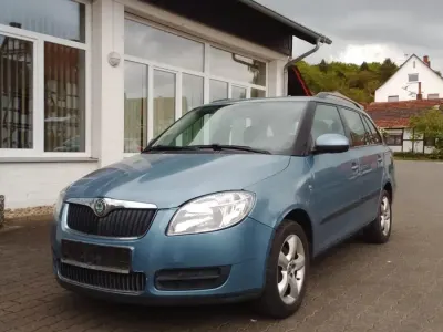Używany Skoda Fabia 105 KM (77 kW) 2009 Niebieski Kombi