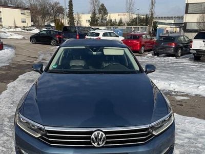 Gebraucht VW Passat Highline 239 PS (175 kW) 2015 Blau Kombi