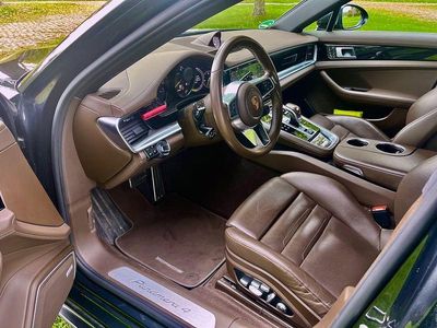 Porsche Panamera 4