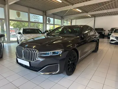 Gebraucht BMW 730 Performance 286 PS (210 kW) 2021 Sophistograu brillanteffekt Limousine