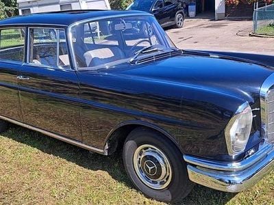 Usata Mercedes 230 120 CV (88 kW) 1967 Nero Berlina
